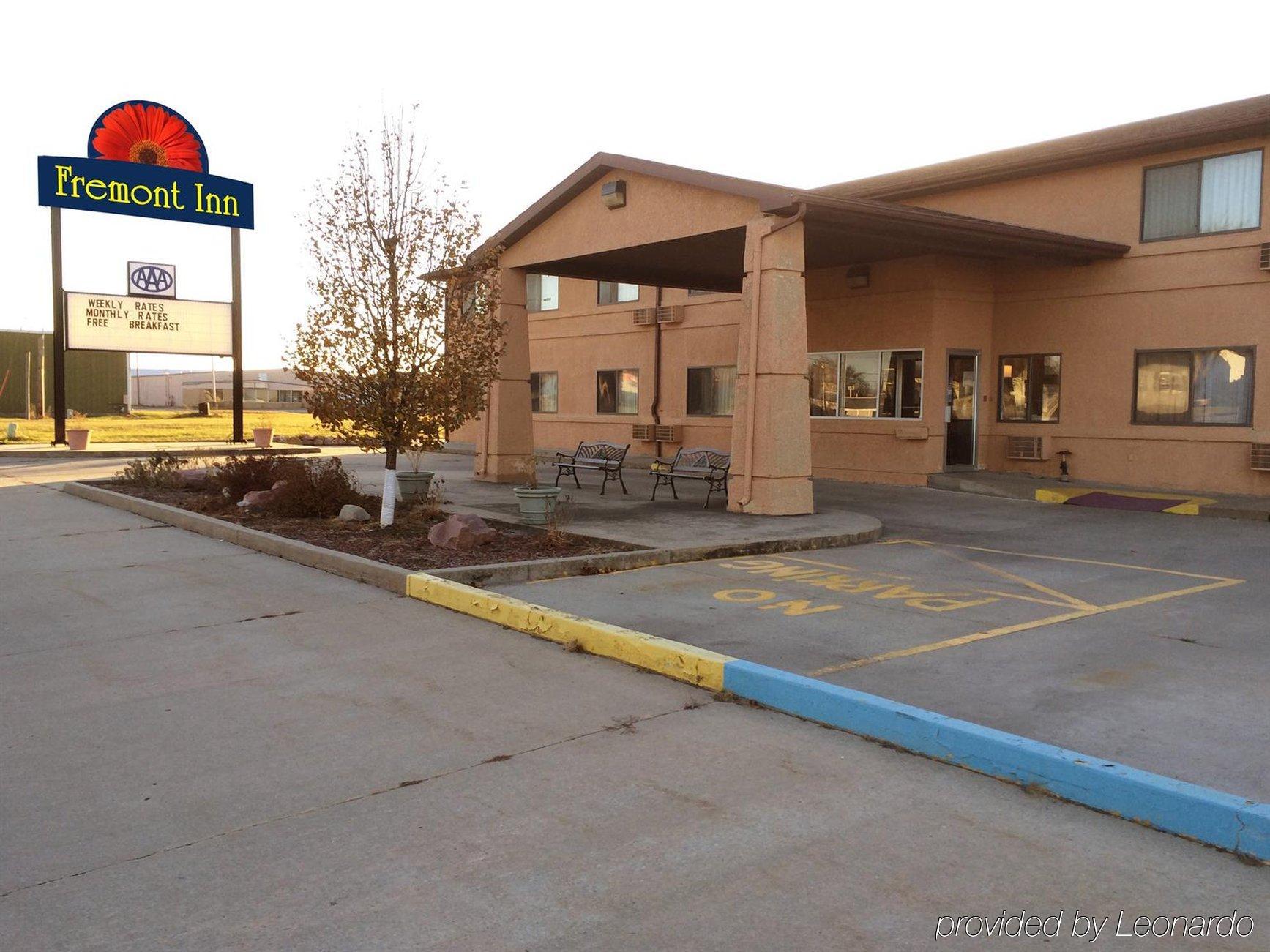 Hotel Super 8 By Wyndham Shenandoah Exterior foto